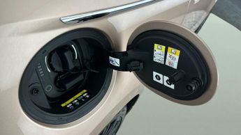 Fiat 500e 42kWh La Prima (118 ps) - BLUETOOTH - SPEED LIMIT RECOG - AIR CO