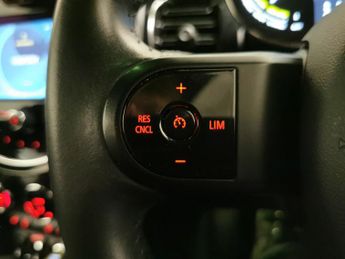 Mini Electric Hatch Cooper SE 32.6kWh Level 2 (184 ps) - HEATED SEATS - NAV