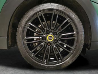 Mini Electric Hatch Cooper SE 32.6kWh Level 2 (184 ps) - HEATED SEATS - NAV