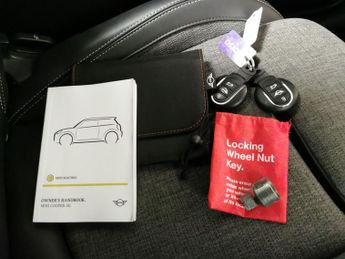 Mini Electric Hatch Cooper SE 32.6kWh Level 2 (184 ps) - HEATED SEATS - NAV