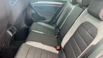 Volkswagen Golf 2.0 TDI R-Line Edition DSG (150 ps) - NAV - LIGHT AND SIGHT PACK