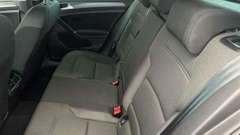 Volkswagen Golf 2.0 TDI Match Edition DSG (150 ps) - PRIVACY GLASS - USB AUDIO