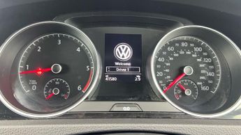 Volkswagen Golf 2.0 TDI R-Line Edition DSG (150 ps) - NAV - LIGHT AND SIGHT PACK
