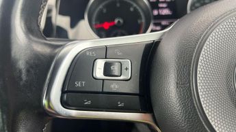 Volkswagen Golf 2.0 TDI R-Line Edition DSG (150 ps) - NAV - LIGHT AND SIGHT PACK