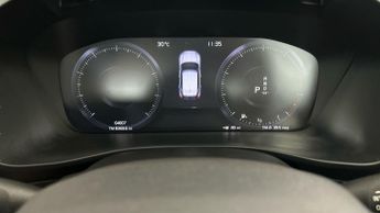 Volvo XC40 2.0 B4 MHEV Inscription DCT AWD (197 ps) - LED