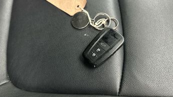 Toyota RAV4 2.5 VVT-h GPF Excel CVT (218 ps) - HEATED SEATS - NAV - HEATED S