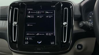 Volvo XC40 2.0 B4 MHEV Inscription DCT AWD (197 ps) - LED