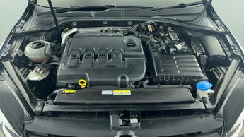 Volkswagen Golf 2.0 TDI R-Line Edition DSG (150 ps) - NAV - LIGHT AND SIGHT PACK