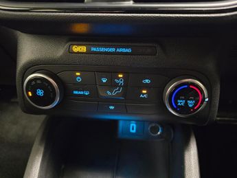 Ford Focus 1.5 EcoBlue ST-Line (120 ps) - CRUISE - PADDLE SHIFT - FORD MYKE
