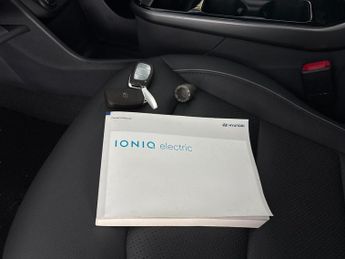 Hyundai Ioniq 38.3kWh Premium (136 ps) - LED - REVERSE CAM - NAV