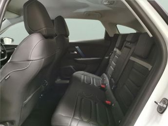 Citroen e-C4 50kWh Shine Plus (136 ps) - HEATED STEERING - BLIND SPOT ASSIST 