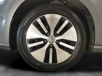 Volkswagen E-golf 35.8kWh e-Golf (136 ps) - LED - BLUETOOTH - PARK SENSORS