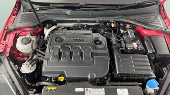 Volkswagen Golf 1.6 TDI GT DSG (115 ps) - NAV - LIGHT AND SIGHT PACK - BLUETOOTH