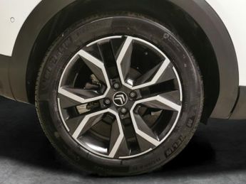 Citroen e-C4 50kWh Shine Plus (136 ps) - HEATED STEERING - BLIND SPOT ASSIST 