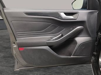 Ford Focus 1.5 EcoBlue ST-Line (120 ps) - CRUISE - PADDLE SHIFT - FORD MYKE