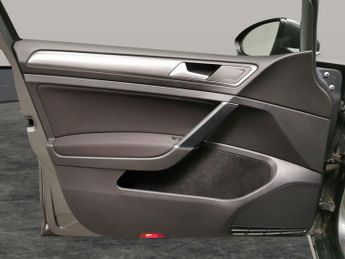 Volkswagen E-golf 35.8kWh e-Golf (136 ps) - LED - BLUETOOTH - PARK SENSORS