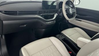 Fiat 500e 42kWh La Prima (118 ps) - BLUETOOTH - SPEED LIMIT RECOG - AIR CO