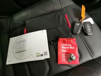 Citroen e-C4 50kWh Shine Plus (136 ps) - HEATED STEERING - BLIND SPOT ASSIST 