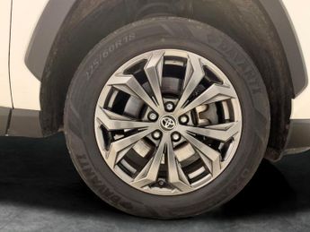 Toyota RAV4 2.5 VVT-h GPF Design CVT (218 ps) - LED - REVERSE CAM - NAV