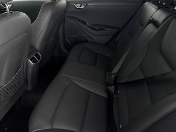 Hyundai Ioniq 38.3kWh Premium (136 ps) - LED - REVERSE CAM - NAV