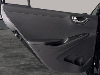 Hyundai Ioniq 38.3kWh Premium (136 ps) - LED - REVERSE CAM - NAV