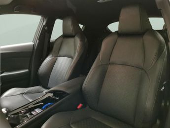 Toyota C-HR 1.8 VVT-h GPF Design CVT (122 ps) - LED - REVERSE CAM - NAV