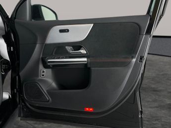Mercedes-Benz EQA EQA 250 66.5kWh AMG Line (190 ps) - NAV - MIRROR PACKAGE