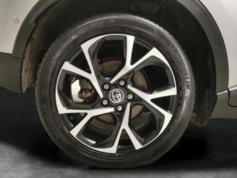 Toyota C-HR 1.8 VVT-h GPF Design CVT (122 ps) - LED - REVERSE CAM - NAV