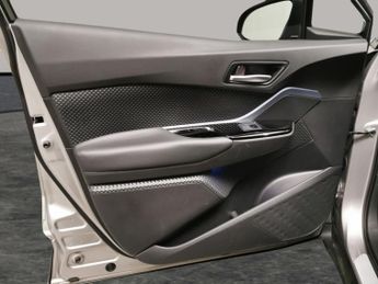 Toyota C-HR 1.8 VVT-h GPF Design CVT (122 ps) - LED - REVERSE CAM - NAV