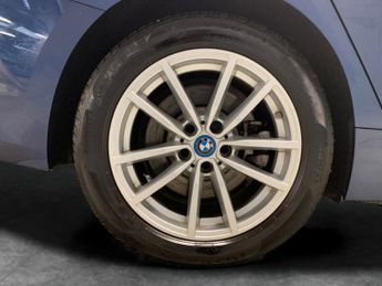 BMW 3 Series 2.0 330e 12kWh SE Pro Plug-in (292 ps) - REVERSE CAM - NAV