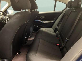 BMW 3 Series 2.0 330e 12kWh SE Pro Plug-in (292 ps) - REVERSE CAM - NAV