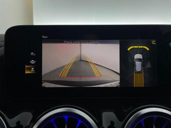 Mercedes-Benz EQA EQA 250 66.5kWh AMG Line (190 ps) - NAV - MIRROR PACKAGE