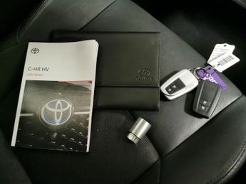 Toyota C-HR 1.8 VVT-h GPF Design CVT (122 ps) - HEATED SEATS - LANE DEPARTUR