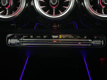 Mercedes-Benz EQA EQA 250 66.5kWh AMG Line (190 ps) - NAV - MIRROR PACKAGE