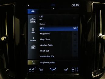 Volvo XC60 2.0h T6 Recharge 11.6kWh R-Design Plug-in AWD (340 ps) - HEATED 