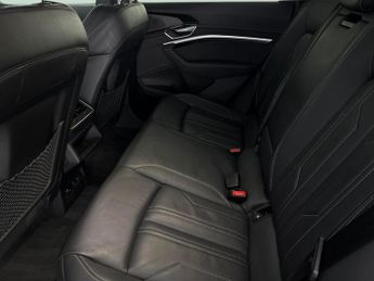 Audi e-tron 55 S line Sportback quattro 95kWh (11kW Charger) (408 ps) - ADJU