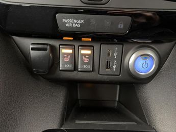 Nissan Leaf 39kWh N-Connecta (150 ps) - LANE DEPARTURE  - HEAT PACK