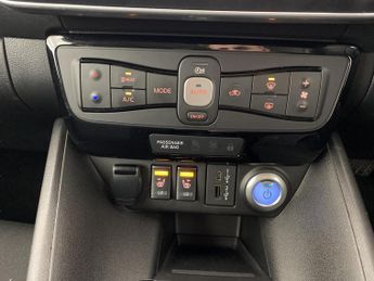 Nissan Leaf 39kWh N-Connecta (150 ps) - LANE DEPARTURE  - HEAT PACK
