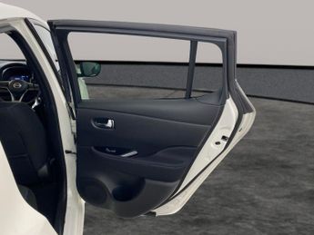 Nissan Leaf 39kWh N-Connecta (150 ps) - LANE DEPARTURE  - HEAT PACK