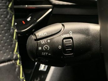 Peugeot E-2008 50kWh GT (7kW Charger) (136 ps) - REVERSE CAM - NAV - HEATED SEA