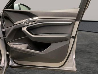 Audi e-tron 50 Technik quattro 71.2kWh (313 ps) - ADJUSTABLE SUSPENSION