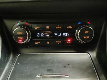 Mercedes-Benz GLA 2.1 GLA200d AMG Line (Premium) 7G-DCT 4MATIC (136 ps) - CRUISE