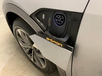 Audi e-tron 50 Technik quattro 71.2kWh (313 ps) - ADJUSTABLE SUSPENSION