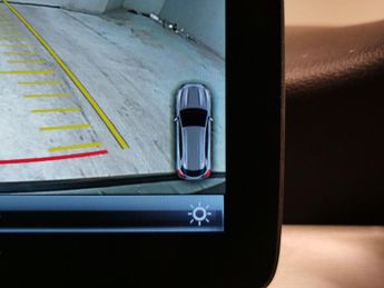 Mercedes-Benz GLA 2.1 GLA200d AMG Line (Premium) 7G-DCT 4MATIC (136 ps) - CRUISE