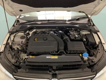 Volkswagen Golf 1.5 eTSI MHEV Life DSG (150 ps) - USB AUDIO - AMBIENT INTERIOR L