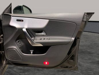 Mercedes-Benz CLA 1.3 CLA180 AMG Line Coupe 7G-DCT (136 ps) - COMFORT PACK