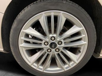 Ford Focus 2.0 EcoBlue Vignale (150 ps) - HEATED STEERING - FORD SYNC3