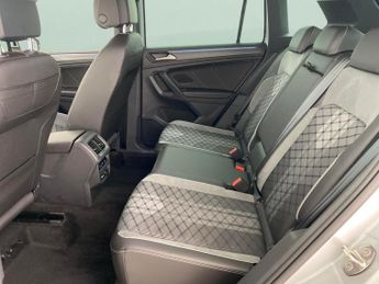 Volkswagen Tiguan 1.5 TSI R-Line DSG (150 ps) - HEATED SEATS - NAV - ASSISTANCE PA