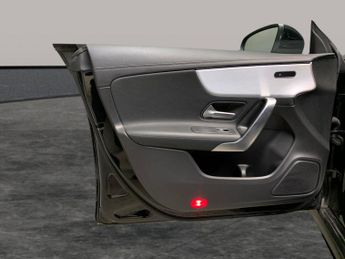 Mercedes-Benz CLA 1.3 CLA180 AMG Line Coupe 7G-DCT (136 ps) - COMFORT PACK