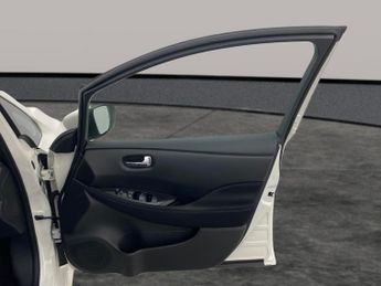 Nissan Leaf 39kWh N-Connecta (150 ps) - LANE DEPARTURE  - HEAT PACK